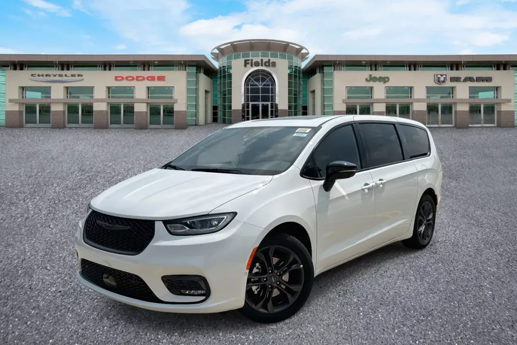 2026 Chrysler Pacifica photo 1