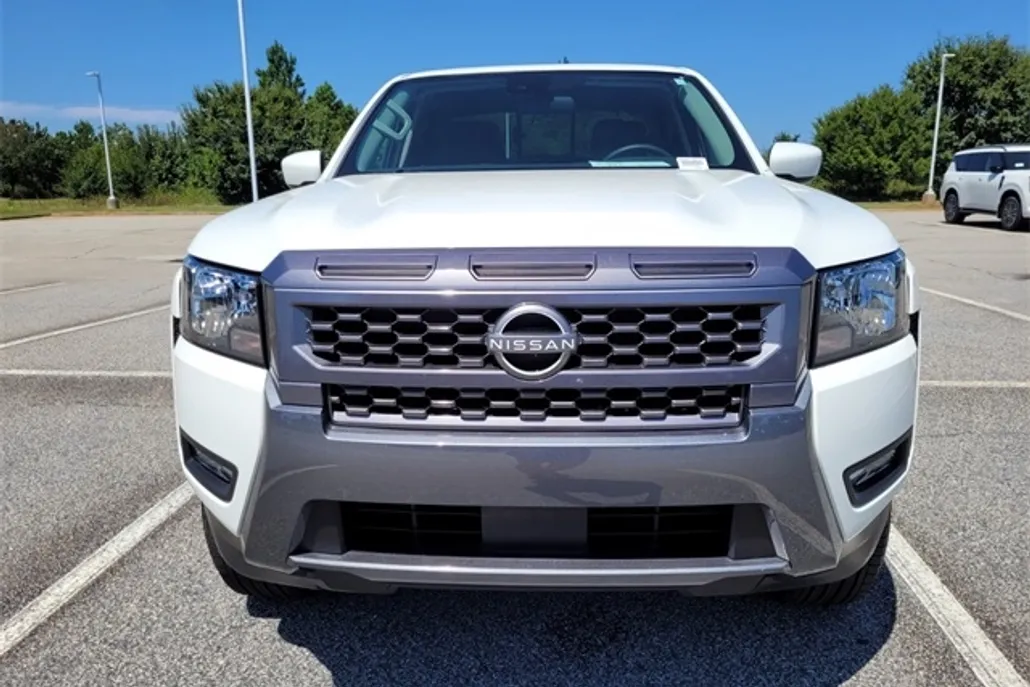 2025 Nissan Frontier SV photo 1