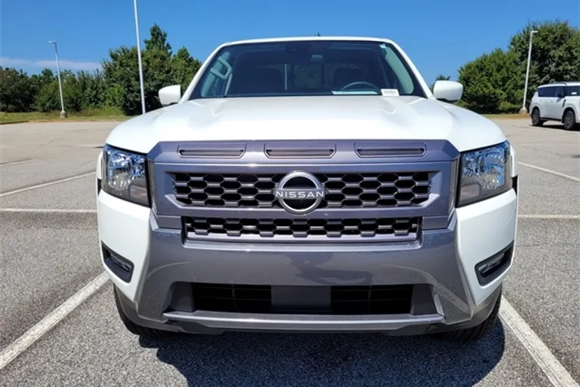 2025 Nissan Frontier SV photo 1