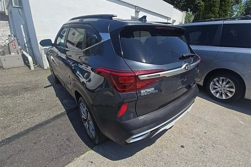 2021 Kia Seltos S photo 1