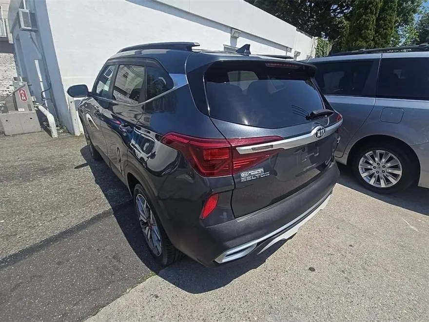 2021 Kia Seltos S photo 1