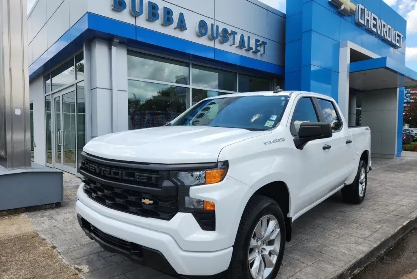 2024 Chevrolet Silverado 1500 Custom photo 1