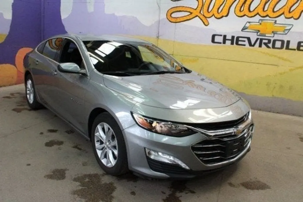 2023 Chevrolet Malibu 1LT photo 1