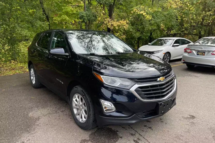 2021 Chevrolet Equinox LT photo 1