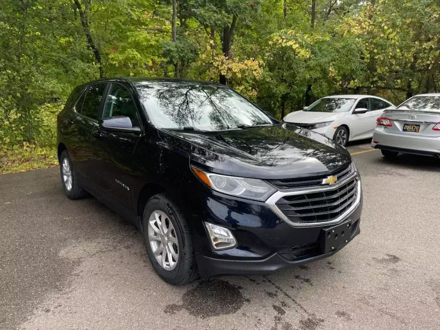 2021 Chevrolet Equinox LT photo 1
