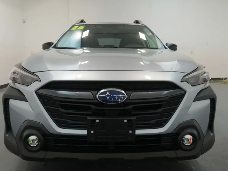 2025 Subaru Outback Premium photo 1