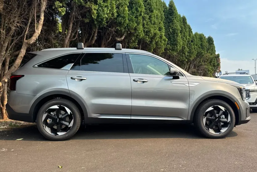 2025 Kia Sorento Hybrid EX photo 1