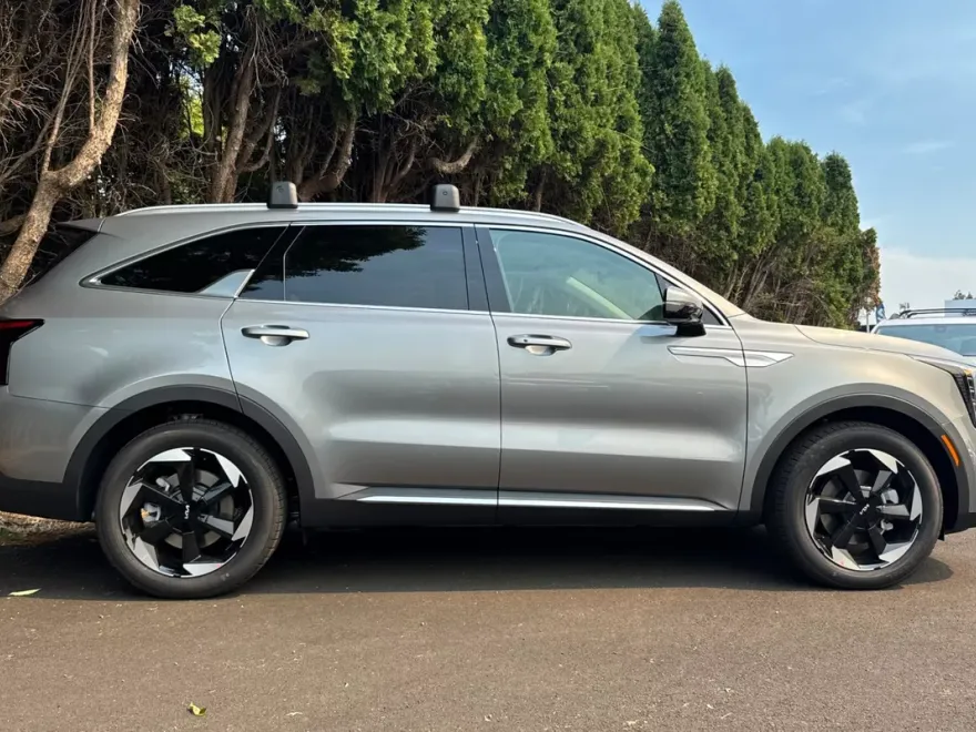 2025 Kia Sorento Hybrid EX photo 1