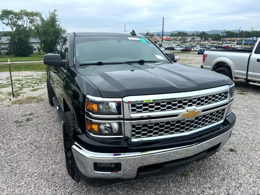 2015 Chevrolet Silverado 1500 LT photo 1