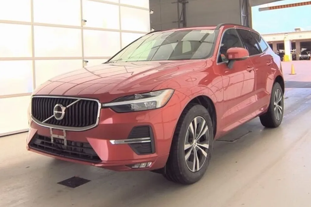 2023 Volvo XC60 B5 Core photo 1