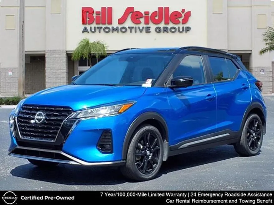 2023 Nissan Kicks SR photo 1