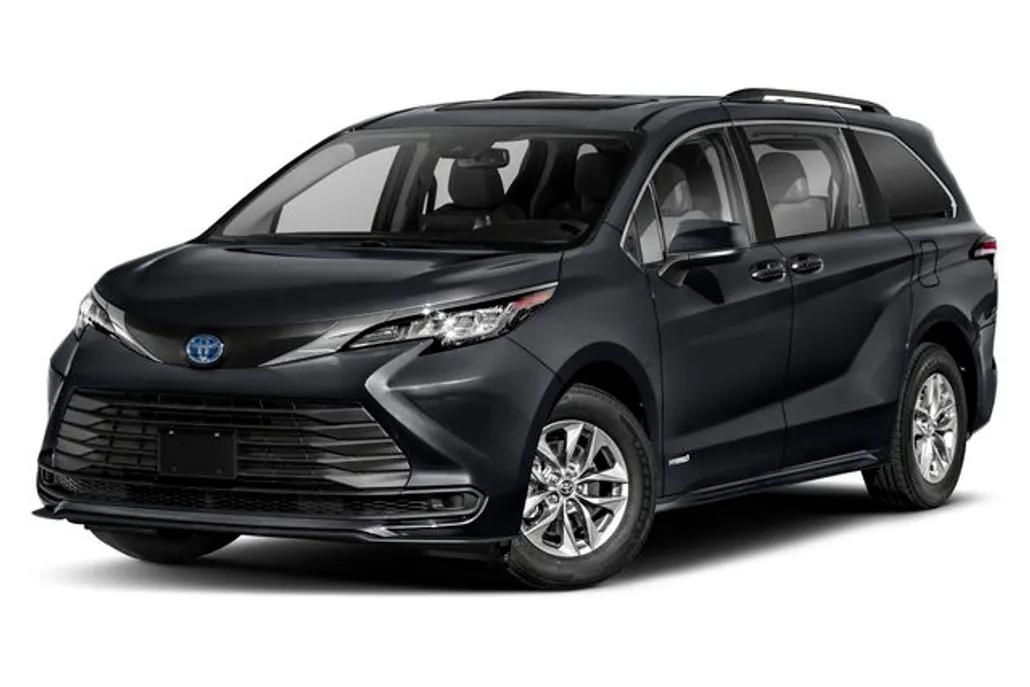 2022 Toyota Sienna LE photo 1