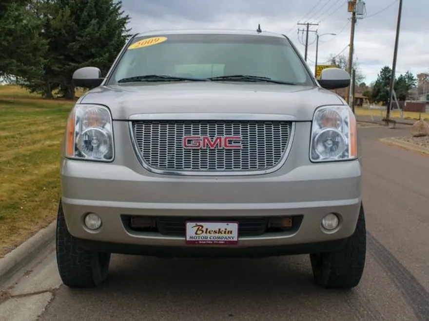 2009 Gmc Yukon XL photo 2