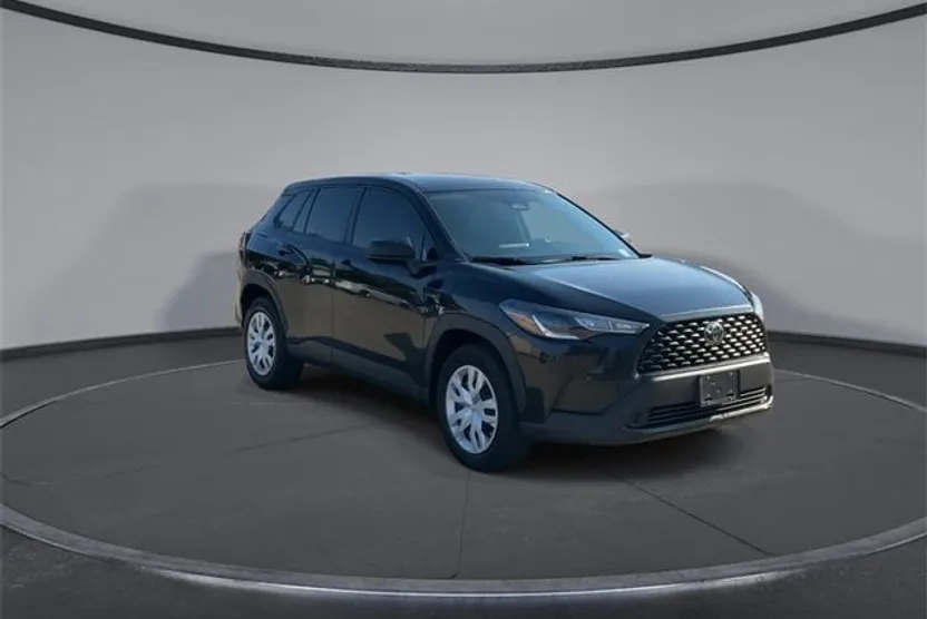 2023 Toyota Corolla Cross L photo 1