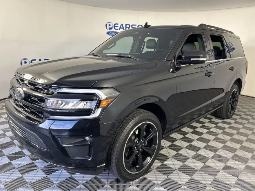 2024 Ford Expedition Limited photo 1