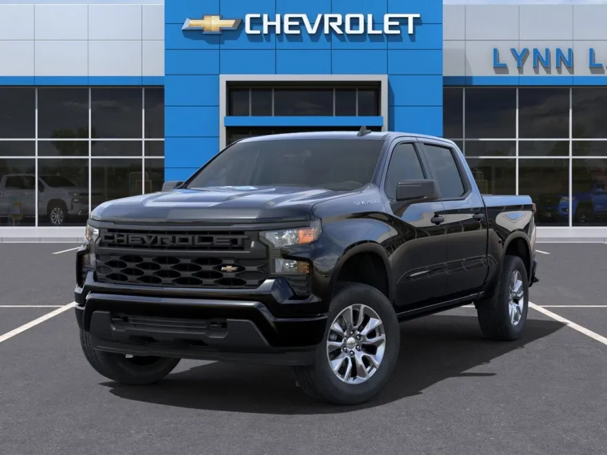 2025 Chevrolet Silverado Custom photo 6