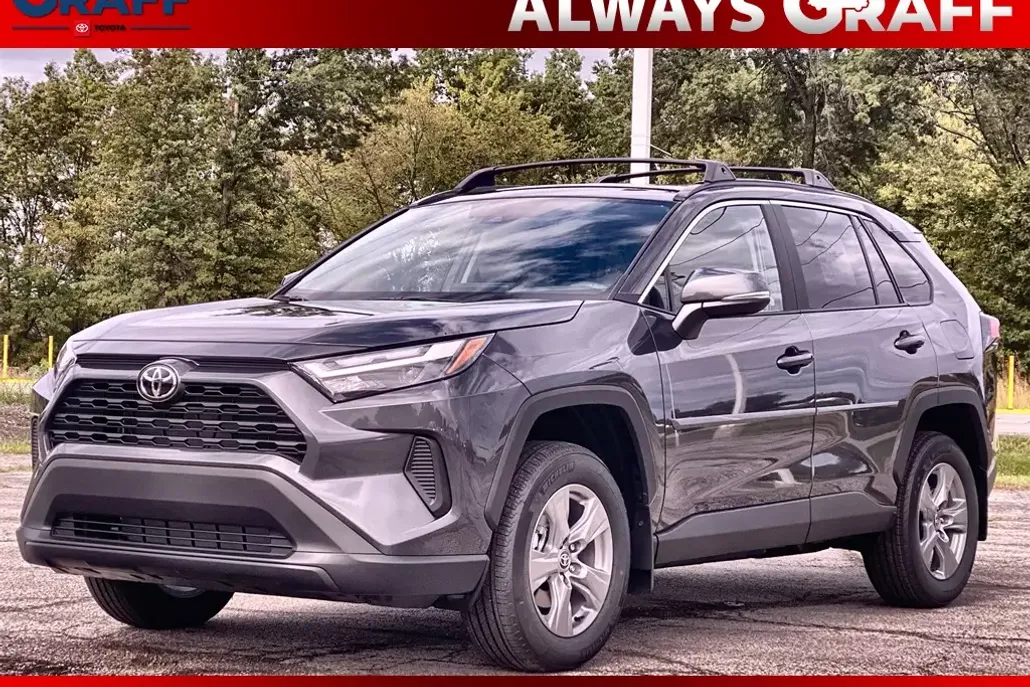 2025 Toyota RAV4 XLE photo 1