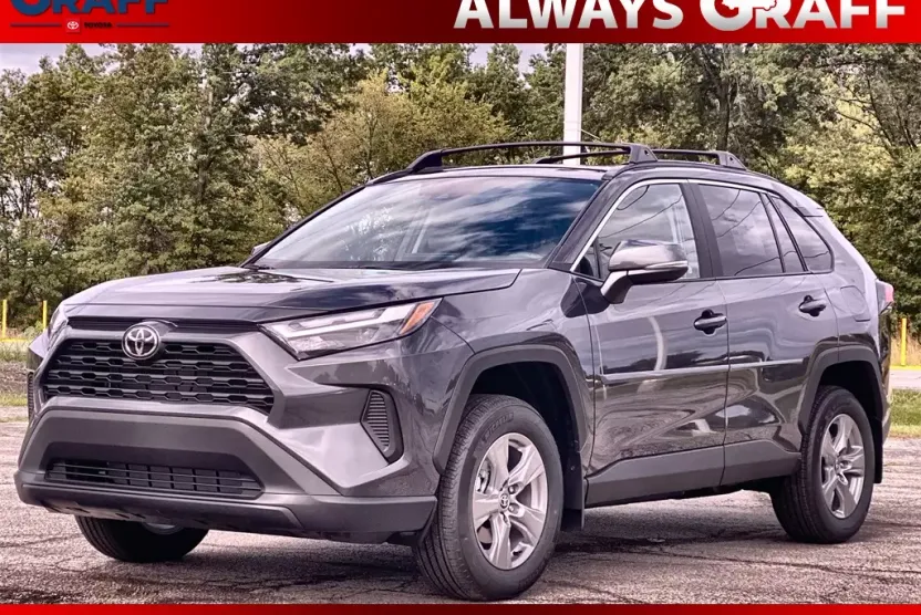 2025 Toyota RAV4 XLE photo 1