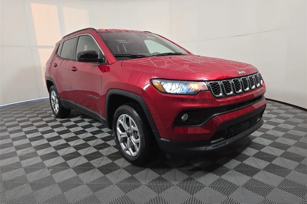 2025 Jeep Compass Latitude photo 1
