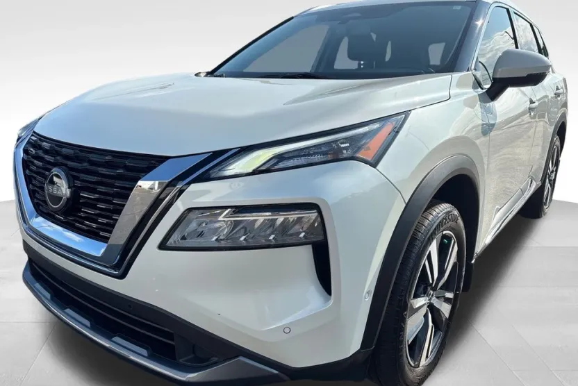 2023 Nissan Rogue SL photo 1