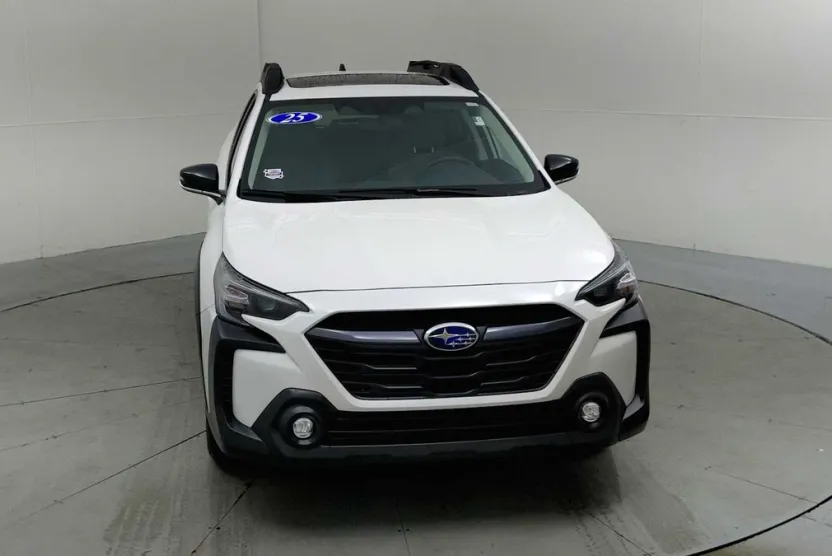 2025 Subaru Outback Premium photo 1