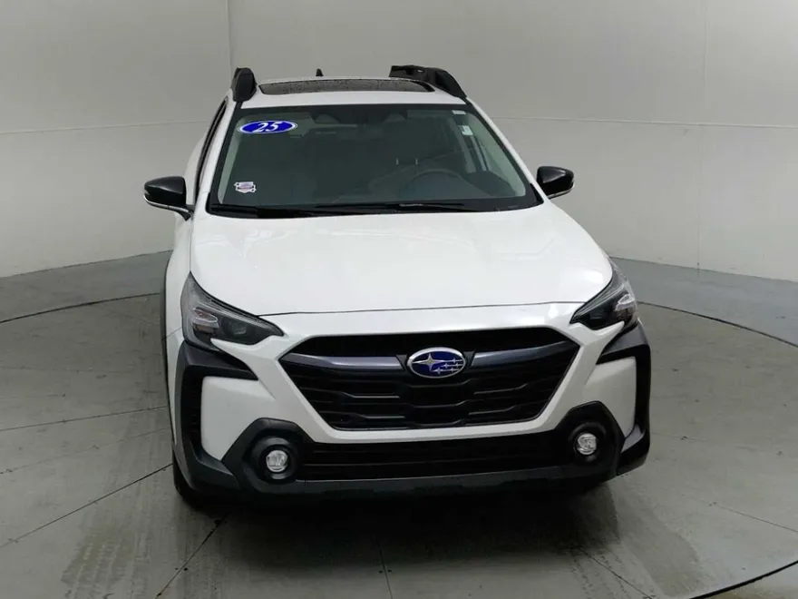 2025 Subaru Outback Premium photo 1