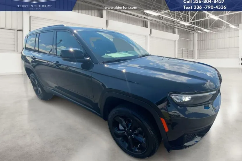 2025 Jeep Grand Cherokee Altitude photo 1