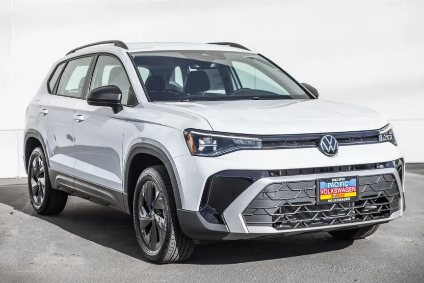 2025 Volkswagen Taos S photo 1