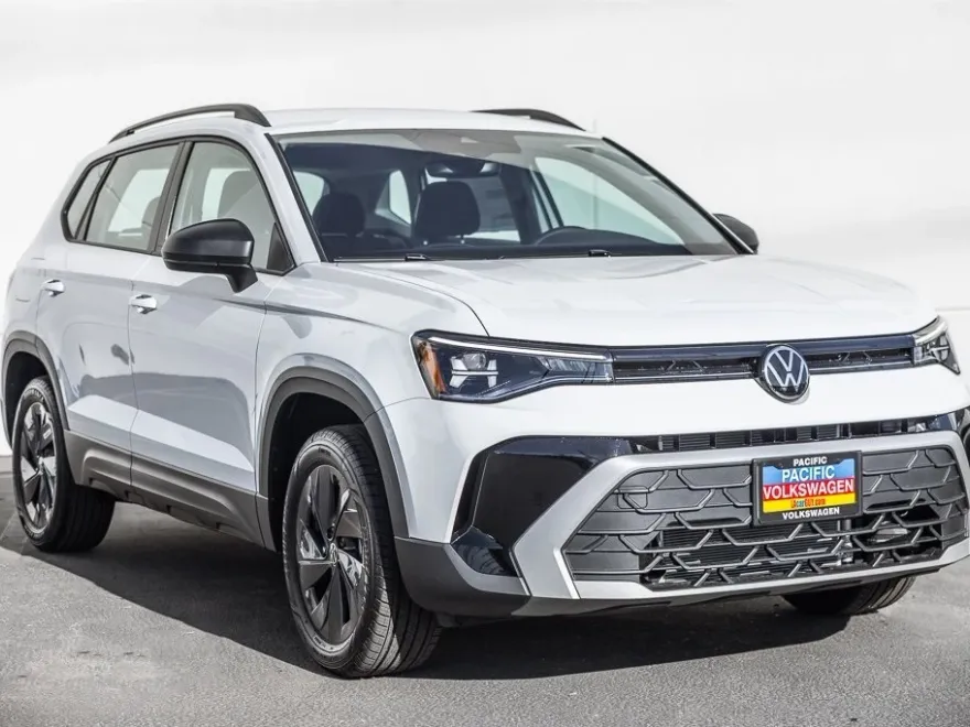 2025 Volkswagen Taos S photo 1