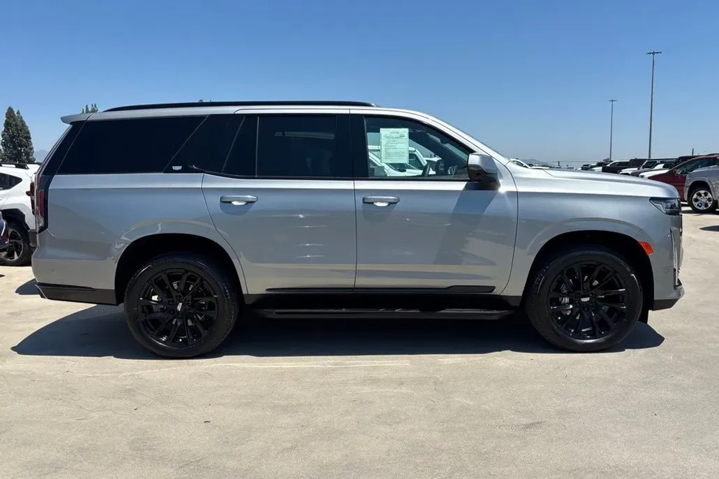 2024 Cadillac Escalade Sport photo 1