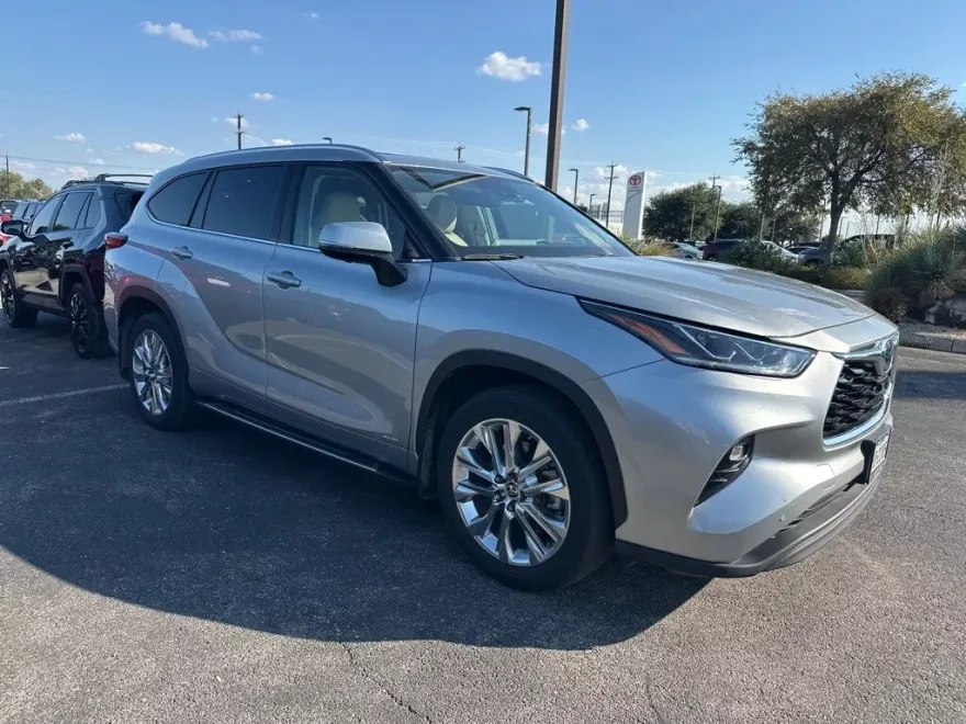 2023 Toyota Highlander Hybrid Limited photo 1