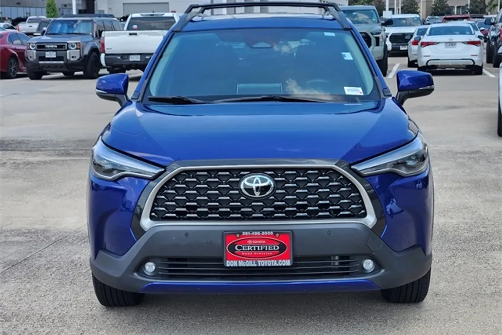 2024 Toyota Corolla Cross XLE photo 1