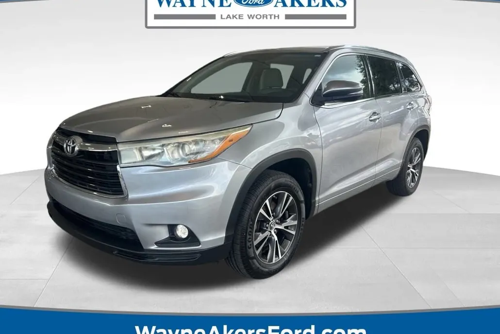 2016 Toyota Highlander Base Hybrid photo 1