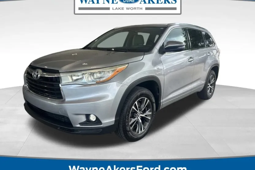 2016 Toyota Highlander Base Hybrid photo 1