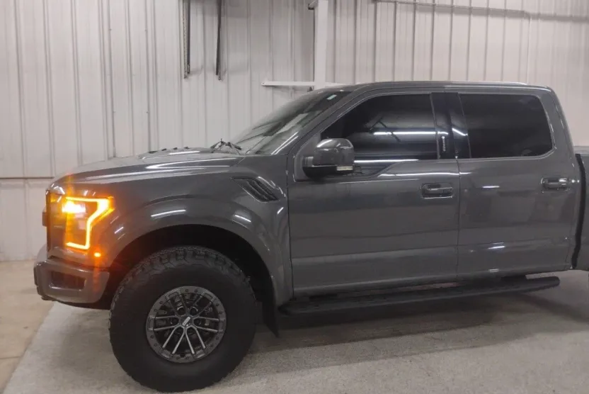 2020 Ford F-150 Raptor photo 1