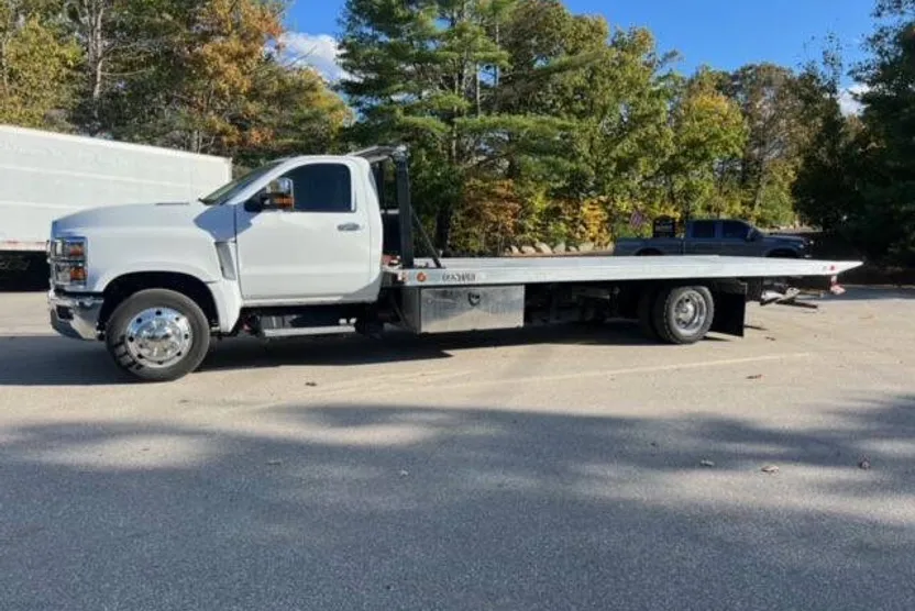 2022 Chevrolet Silverado 6500HD photo 1