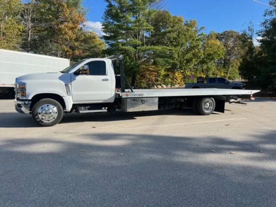 2022 Chevrolet Silverado 6500HD photo 1