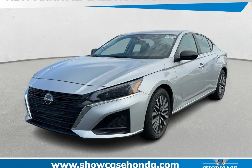 2024 Nissan Altima 2.5 SV photo 1