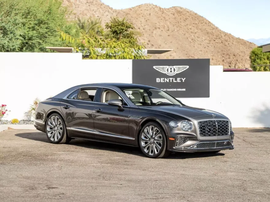 2025 Bentley Flying Spur Mulliner photo 1