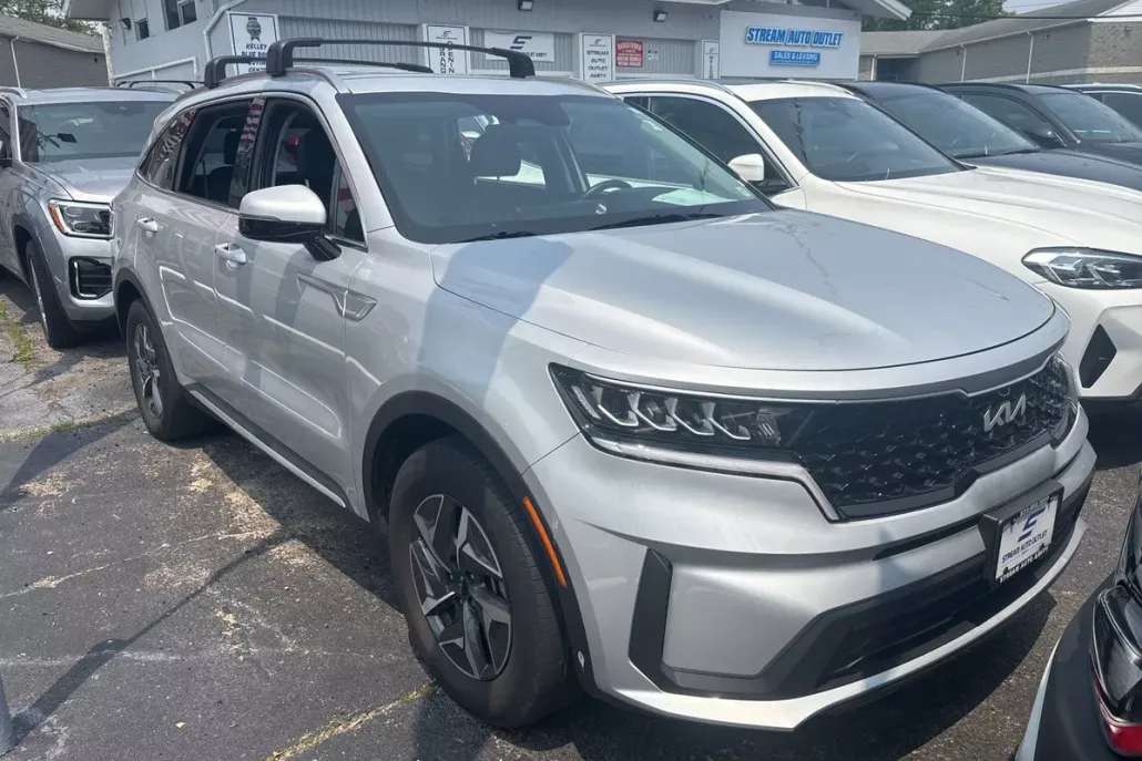 2022 Kia Sorento Hybrid S photo 1