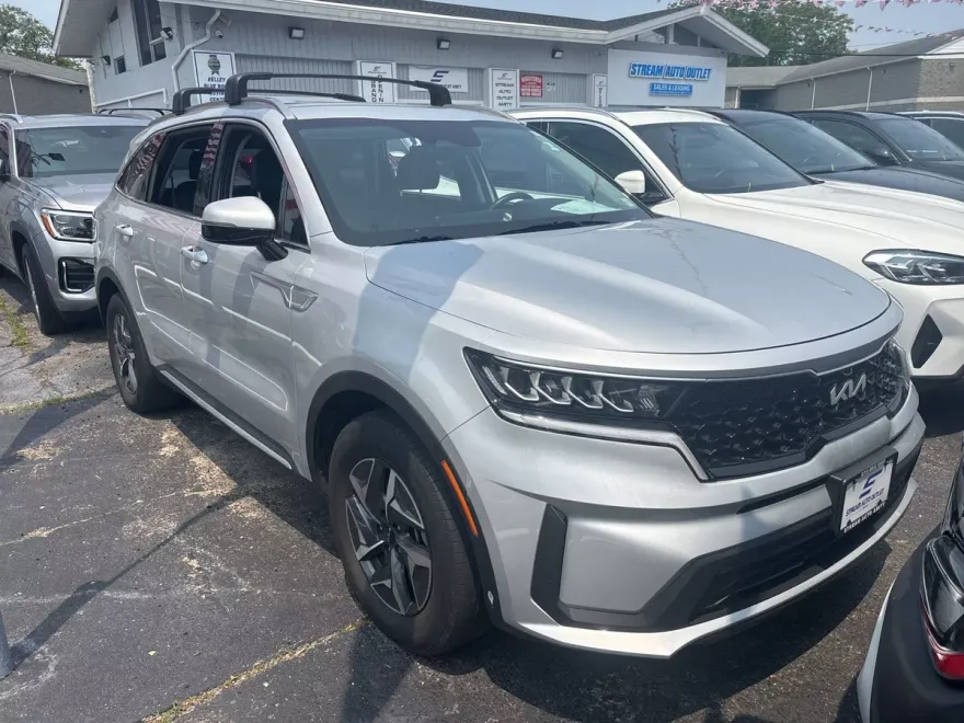 2022 Kia Sorento Hybrid S photo 1