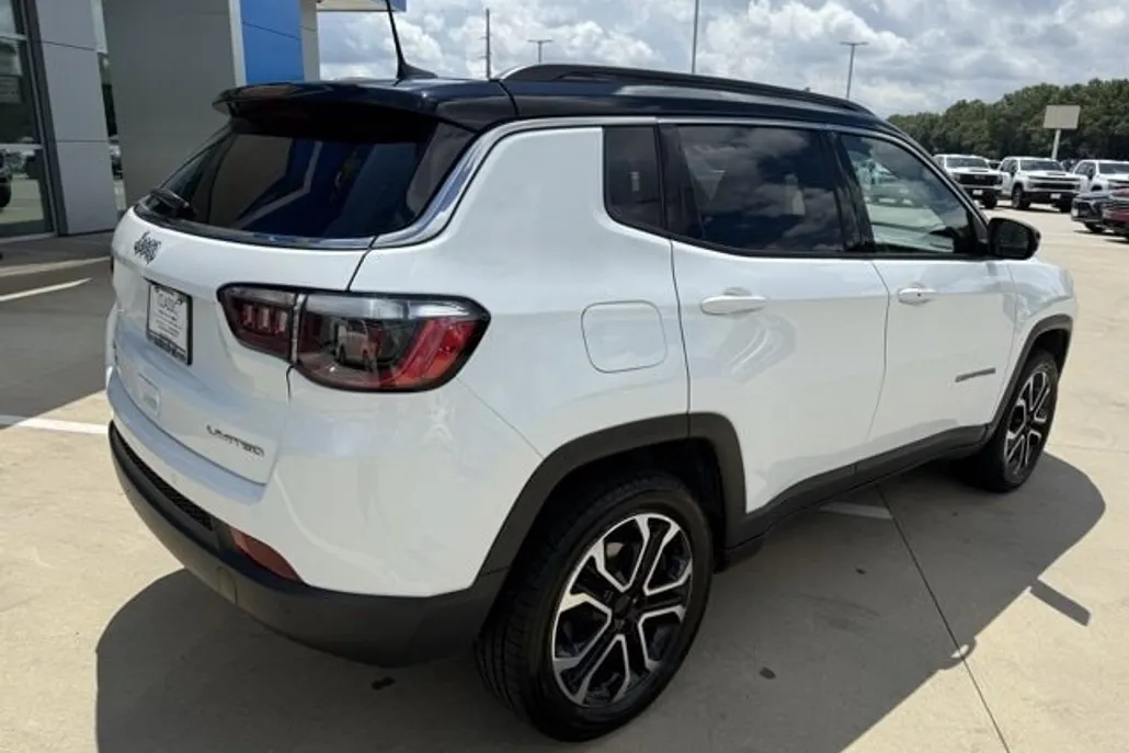 2023 Jeep Compass Limited photo 1