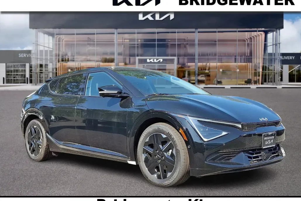 2025 Kia EV6 Wind photo 1