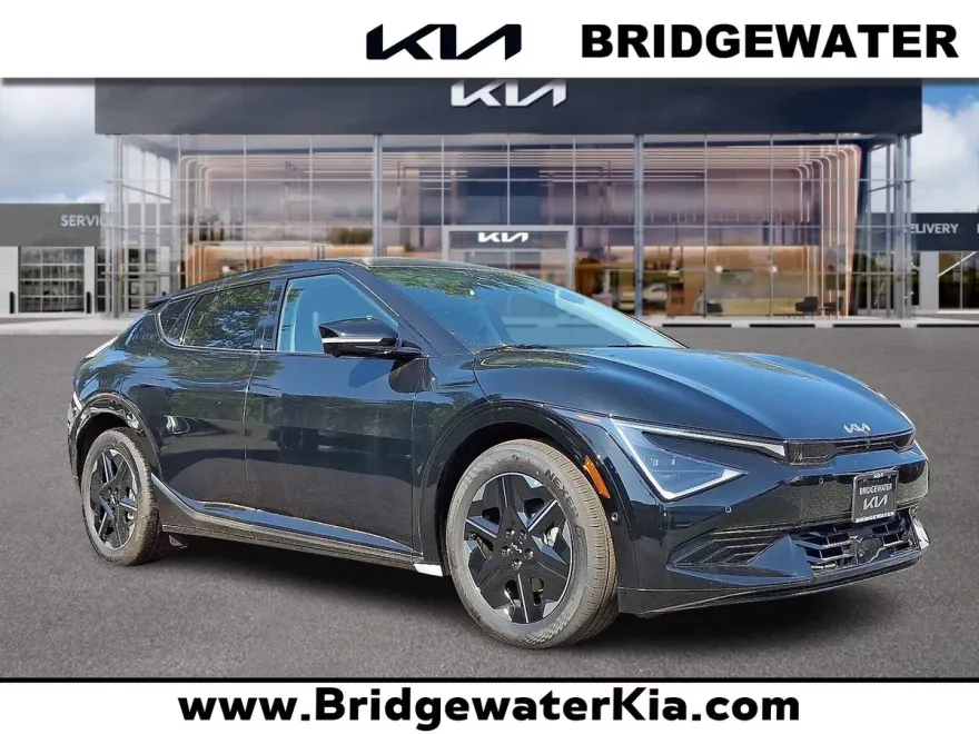 2025 Kia EV6 Wind photo 1