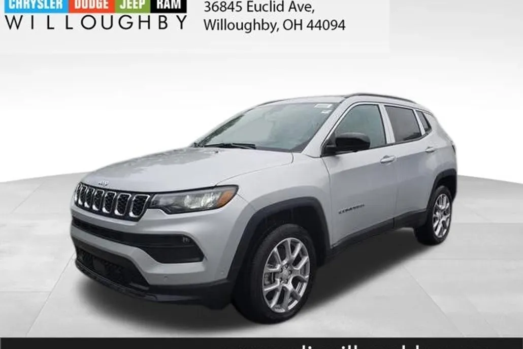 2024 Jeep Compass Latitude Lux photo 1
