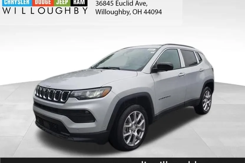 2024 Jeep Compass Latitude Lux photo 1