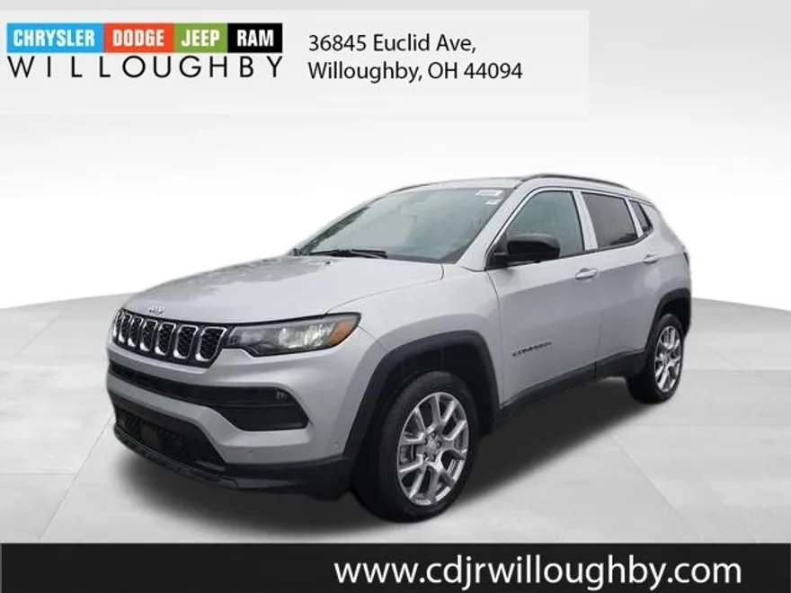 2024 Jeep Compass Latitude Lux photo 1