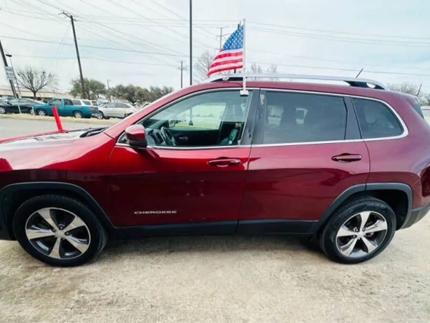 2019 Jeep Cherokee Limited photo 1