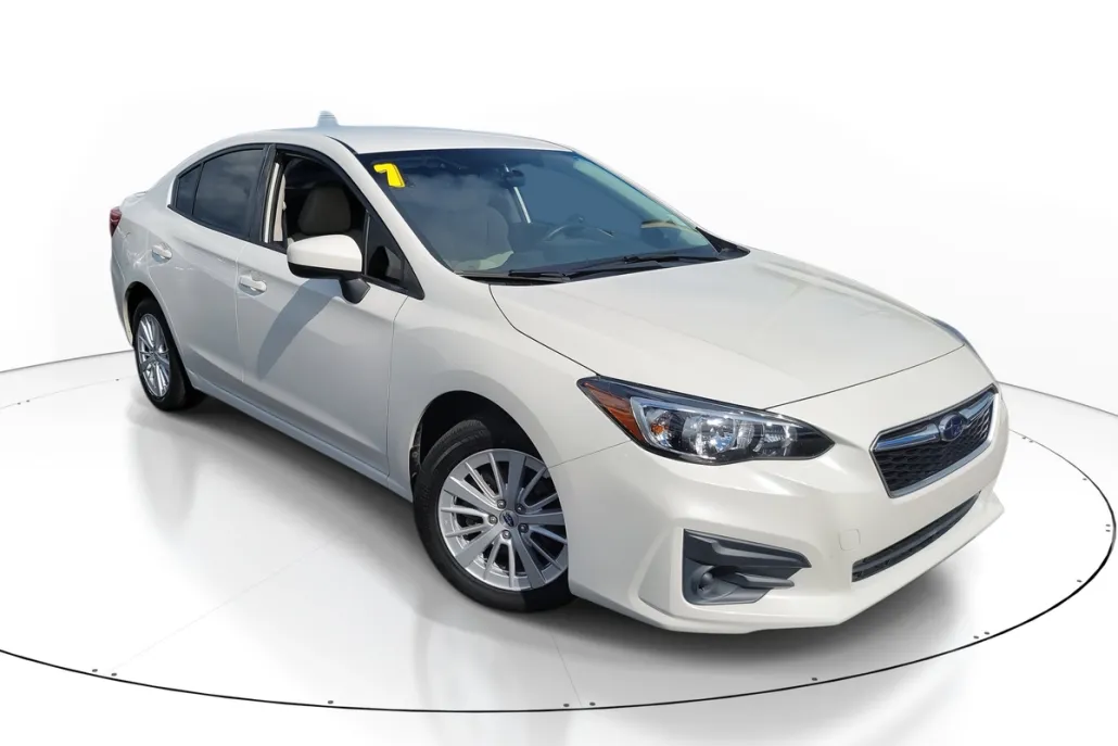 2017 Subaru Impreza 2.0i Premium photo 1