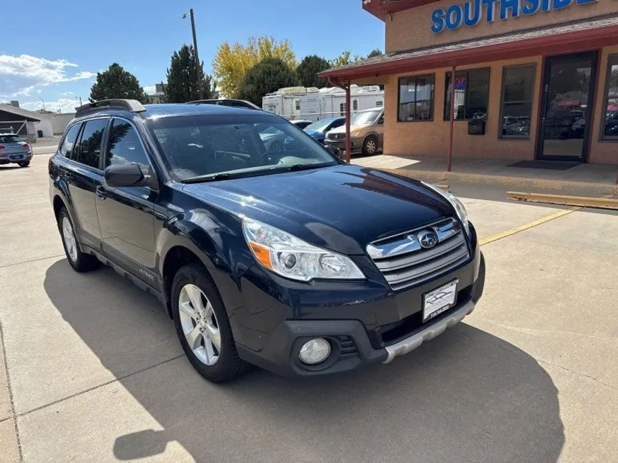 2013 Subaru Outback 2.5i Limited photo 1